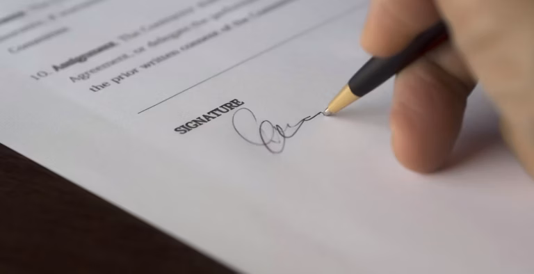 ¿Qué es un contrato indefinido y qué implica?